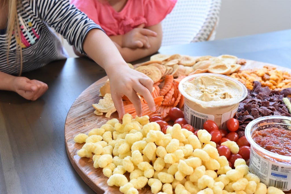 Kids eating O Organics® Sailor’s Loot