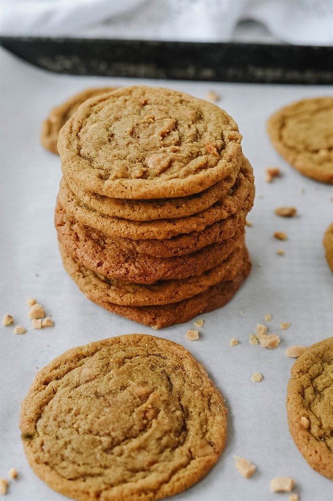 Ginger Snap Cookies with Toffee Bits