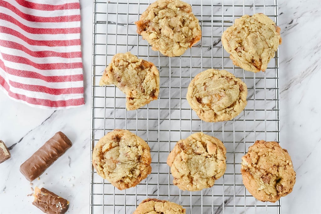 twix cookies on a cooling rack