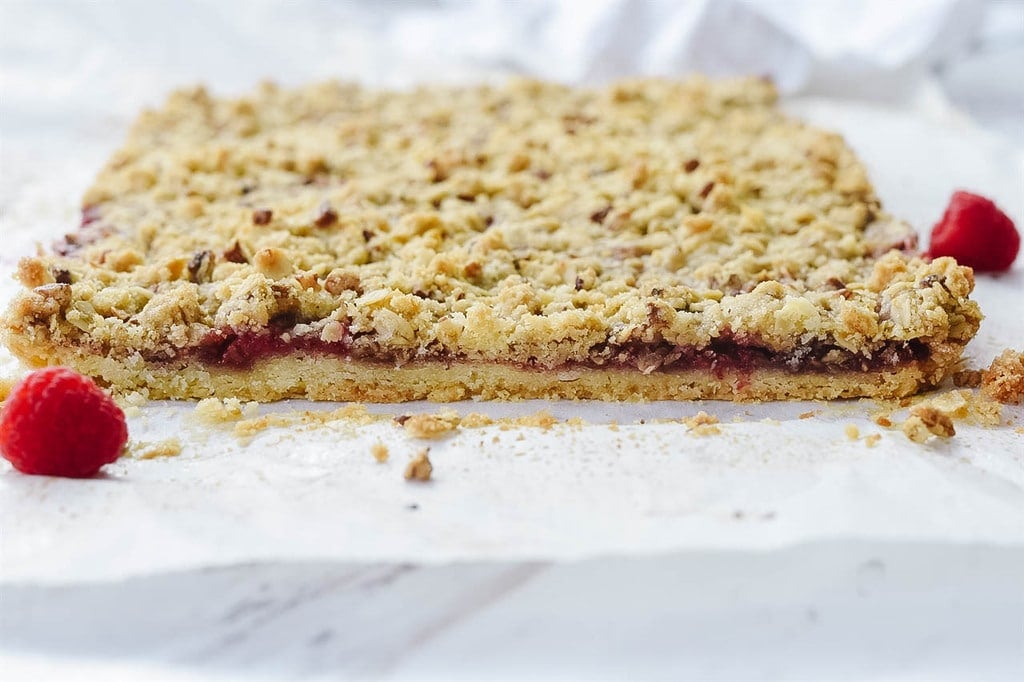 raspberry jam oatmeal bars