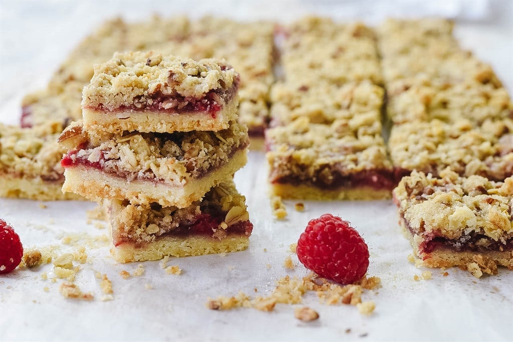 raspberry oat bars