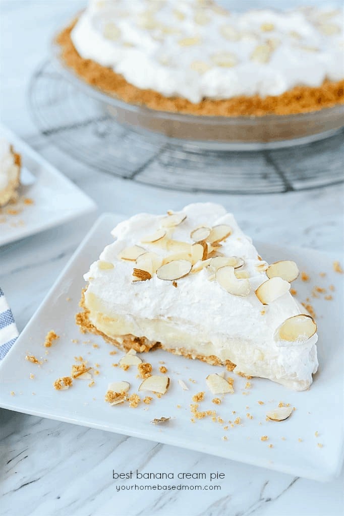 slice of banana cream pie