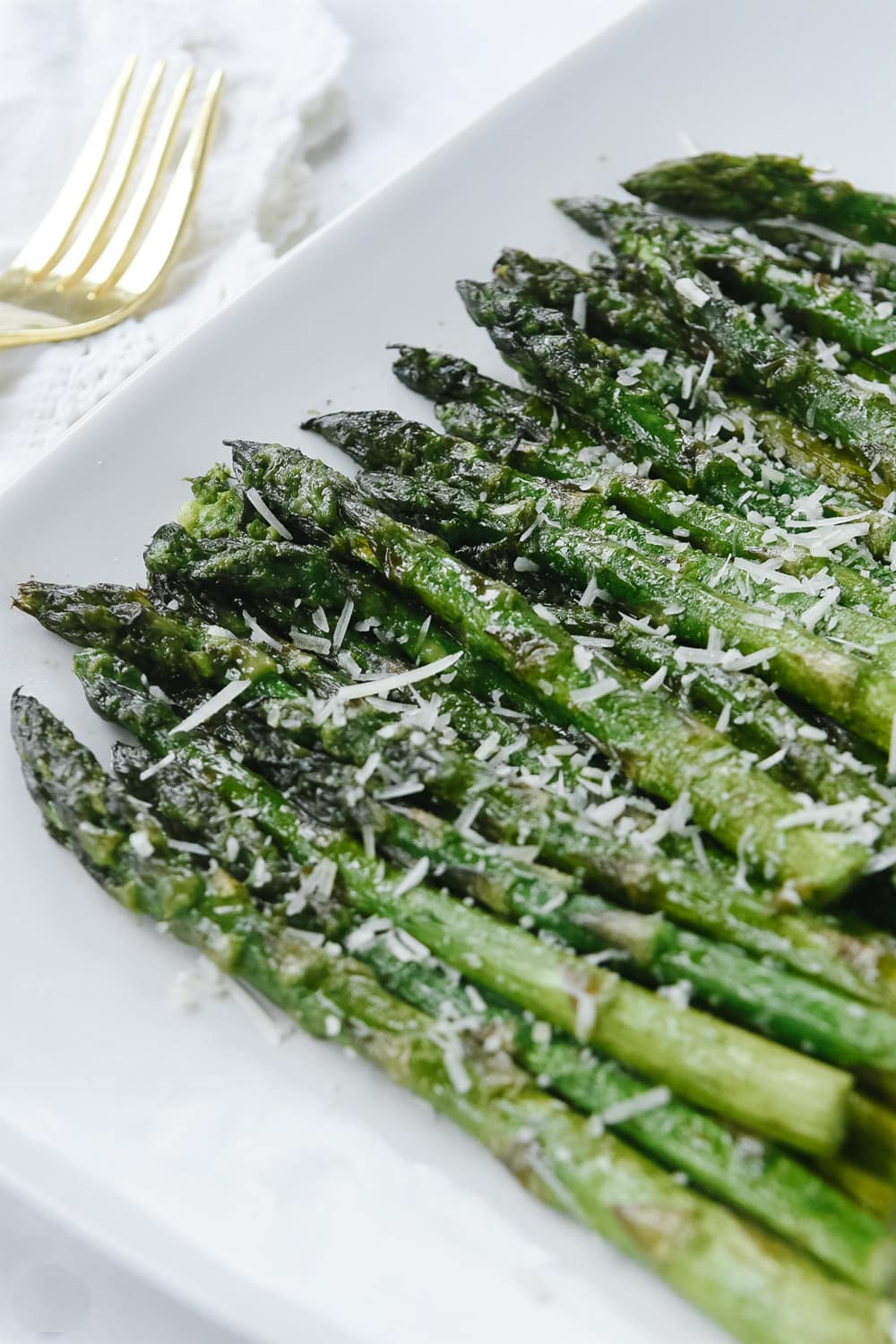 Grilled asparagus on a platter