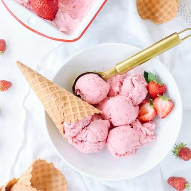 Homemade Strawberry Ice Cream Recipe - Mama Cheaps®