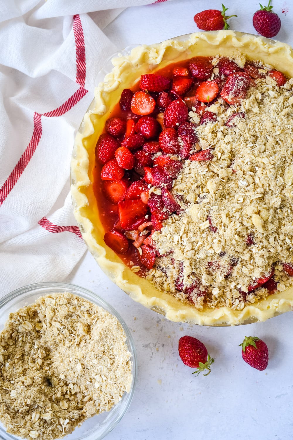 making a strawberry rhubarb pie