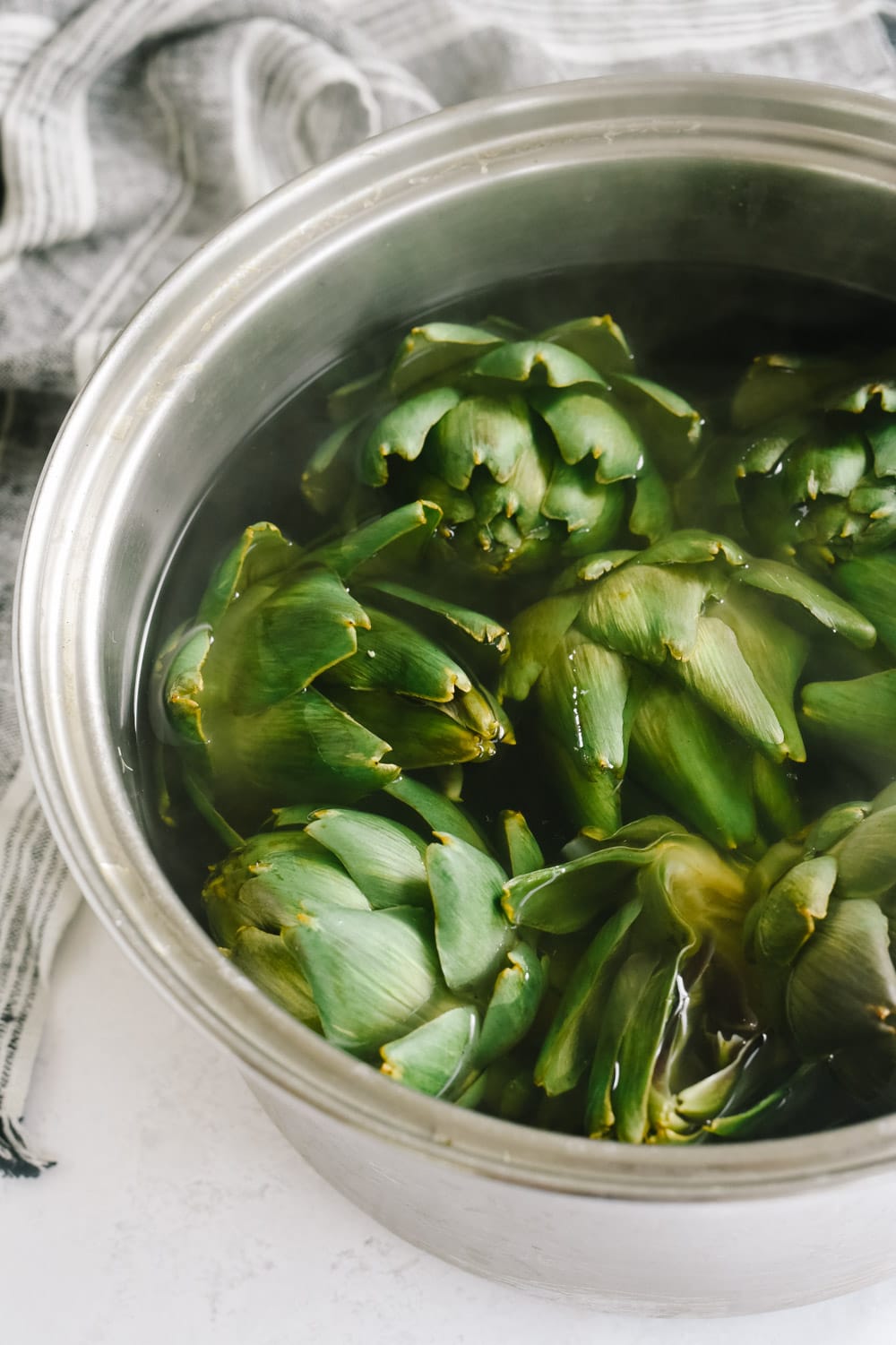 Boiling artichokes