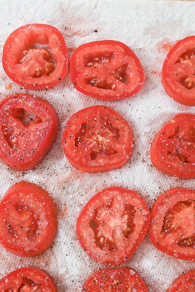 slices of tomato on paper towel