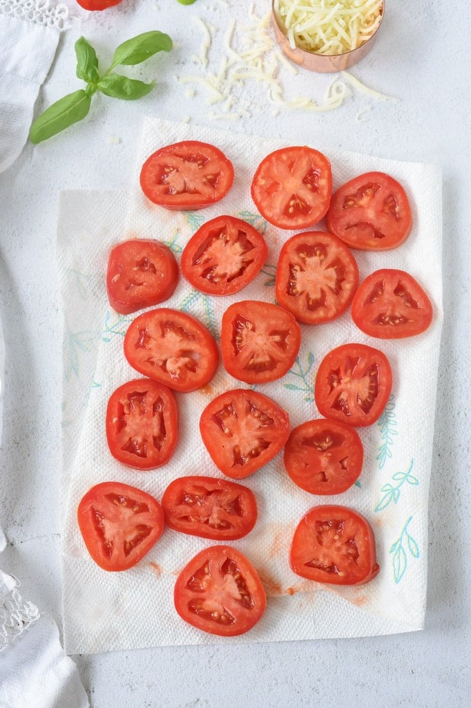 sliced tomatoes