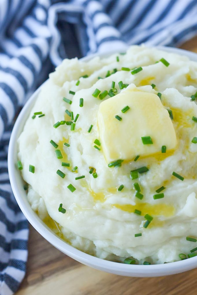 bowl of mashed potatoes