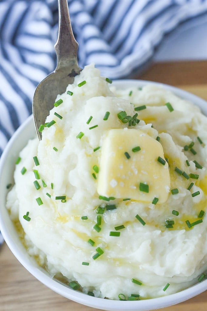 bowl of instant pot mashed potatoes