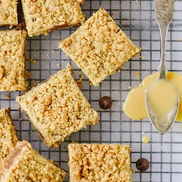 carmelitas on a baking rack