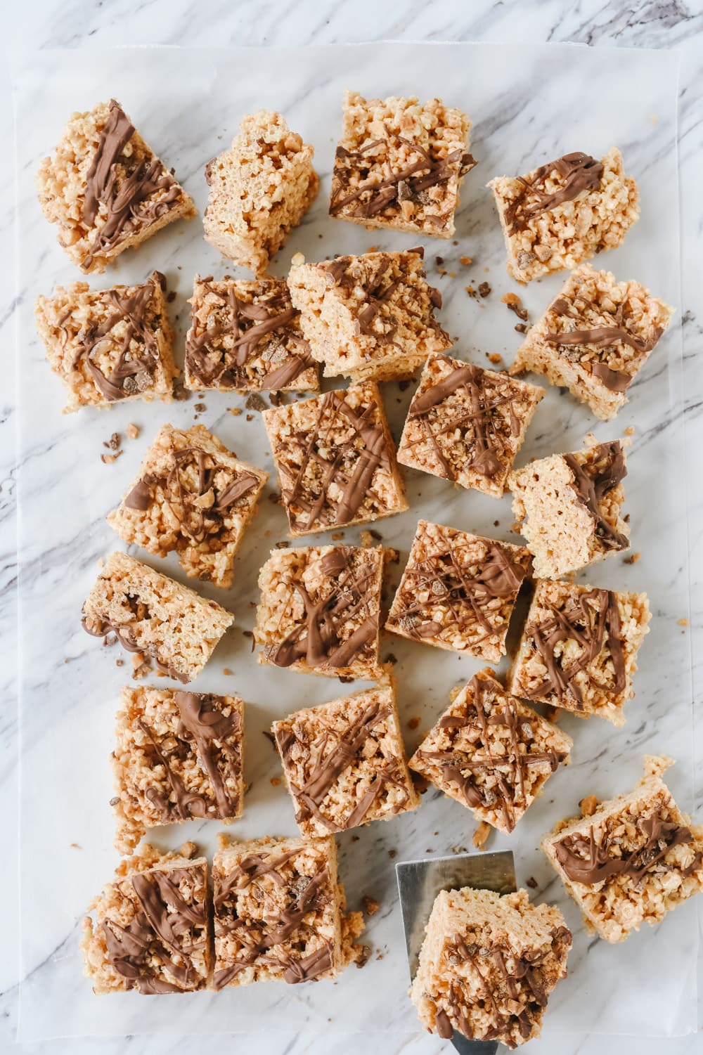 squares of cinnamon rice krispie treats