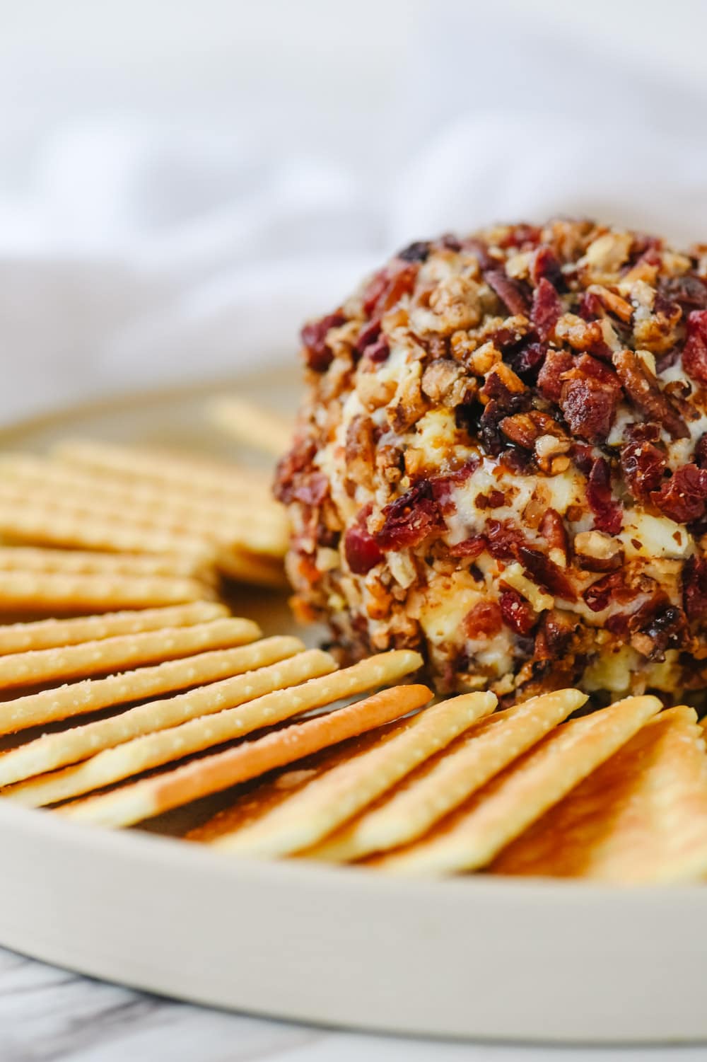 cheeseball with crackers