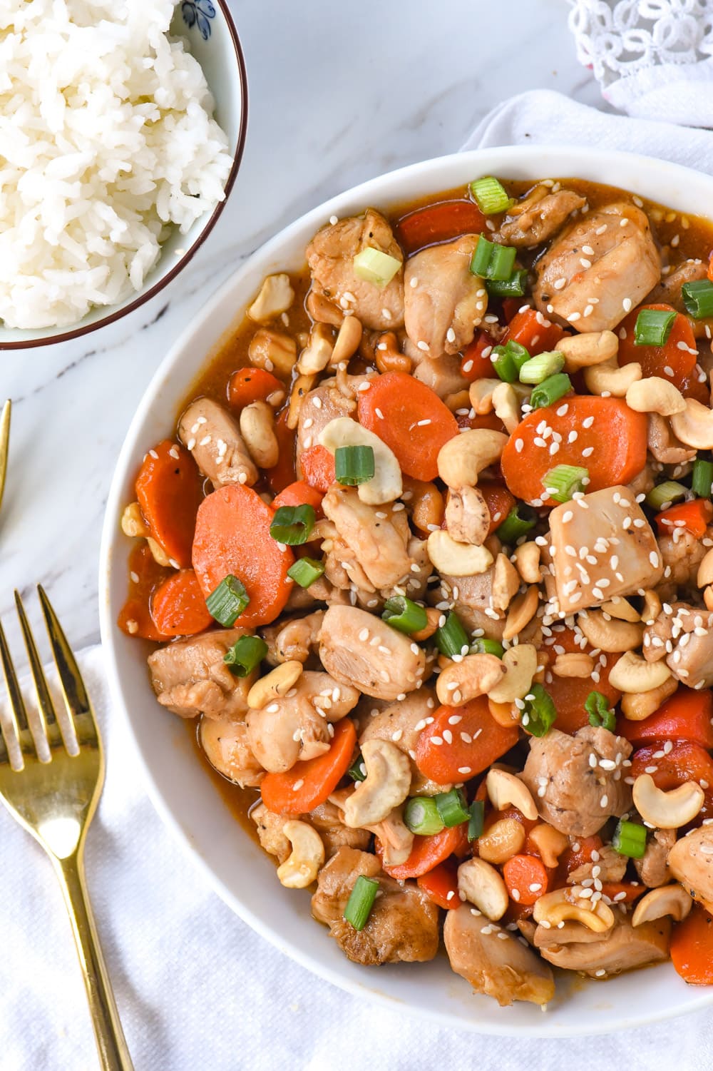 cashew nut chicken with carrots.