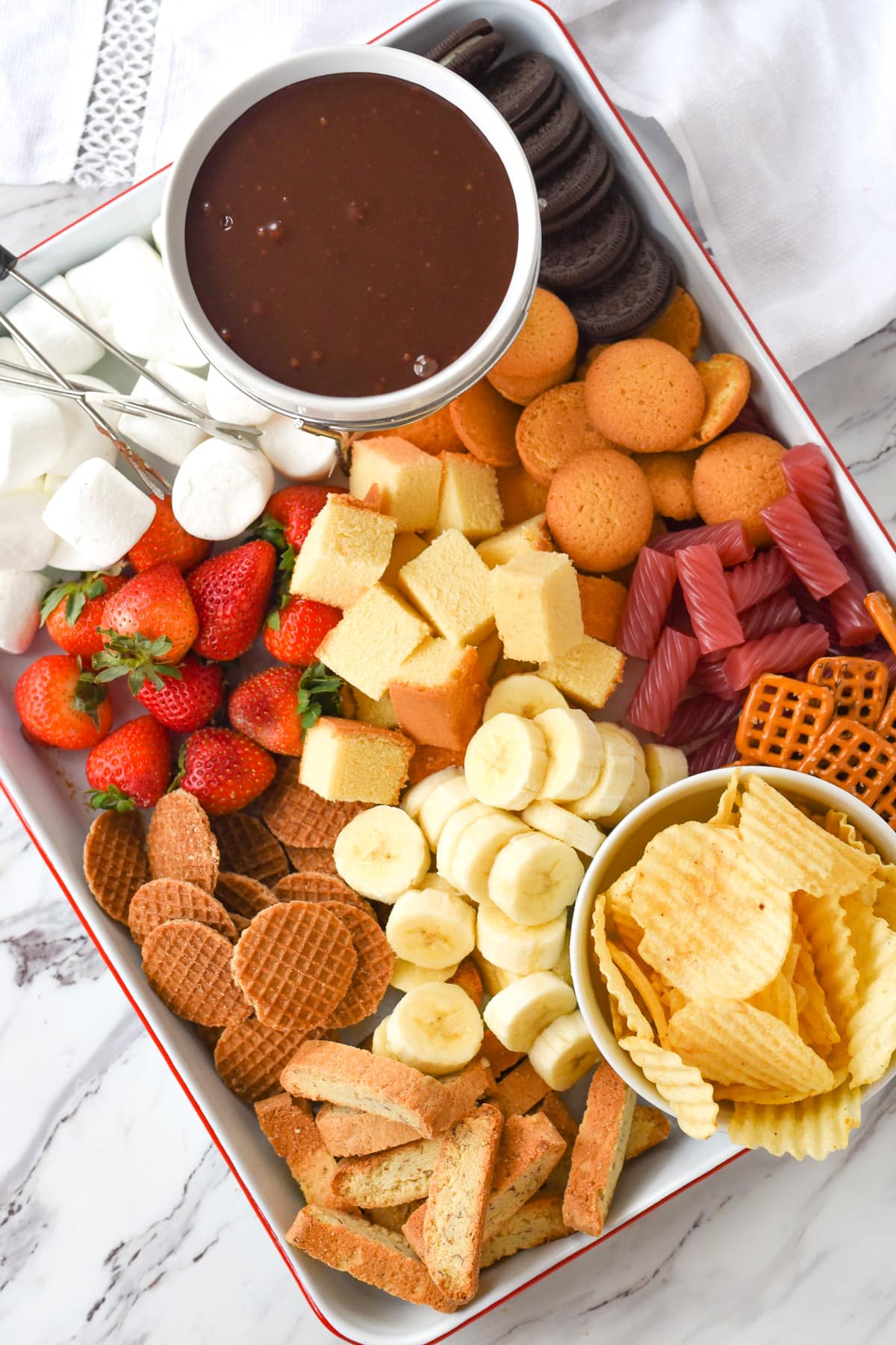 https://www.yourhomebasedmom.com/wp-content/uploads/2020/01/chocolate-fondue-recipe-2.jpg