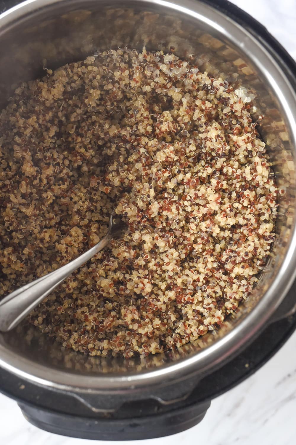 Fluffing Instant Pot Quinoa