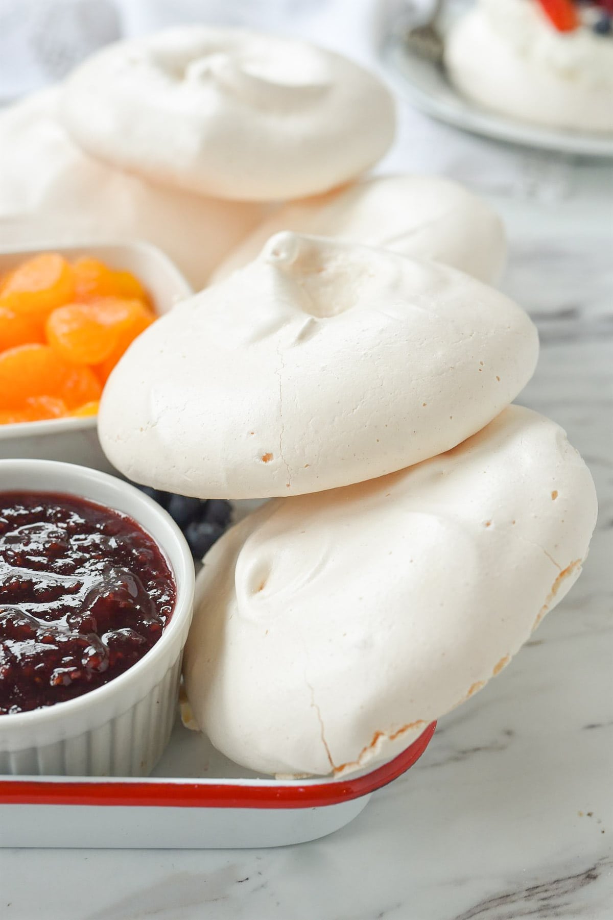 pavlovas on a dessert board