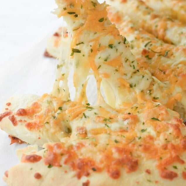 Stuffed cheesy bread