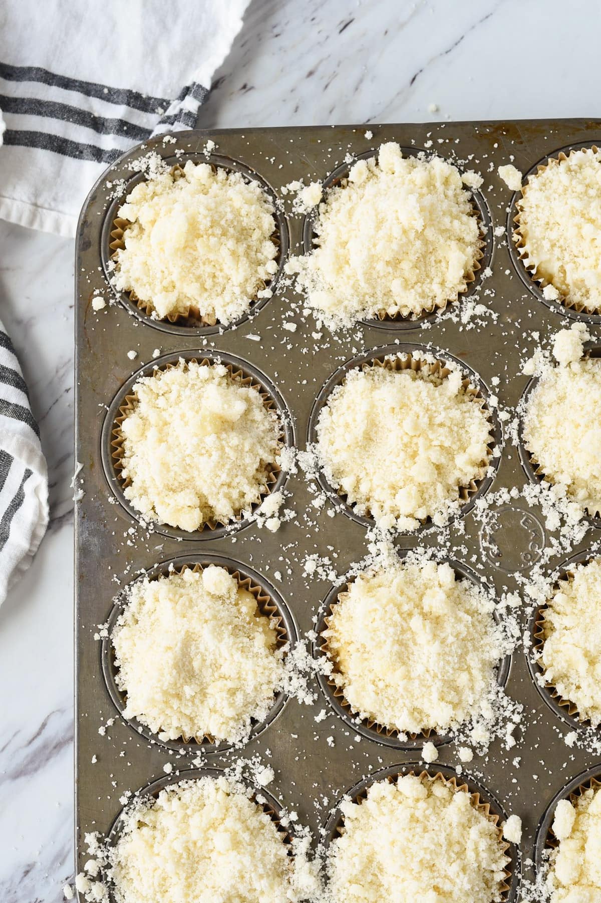 streusel topping on muffins