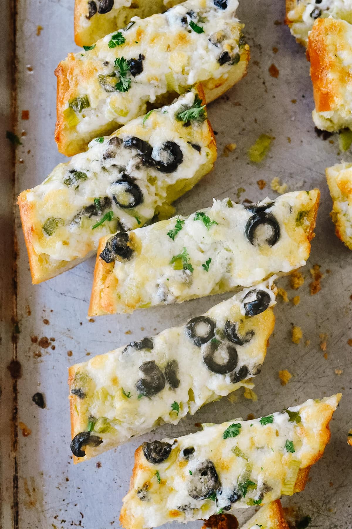 SLICES OF CHEESE BREAD