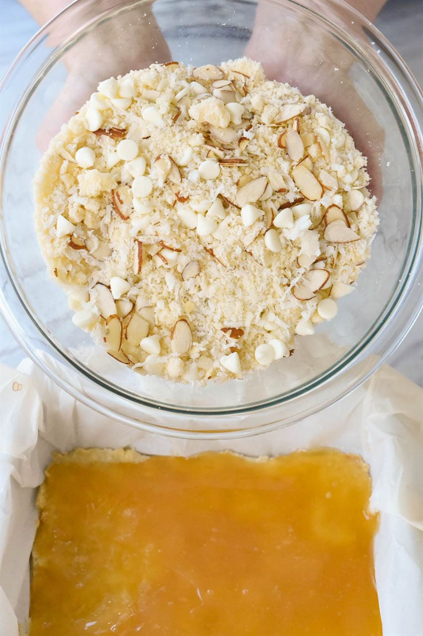 bowl of lemon curd bar topping