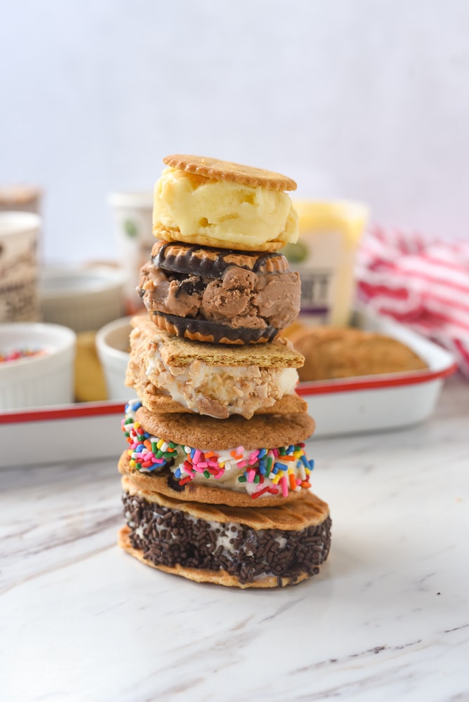 pile of ice cream cookies 