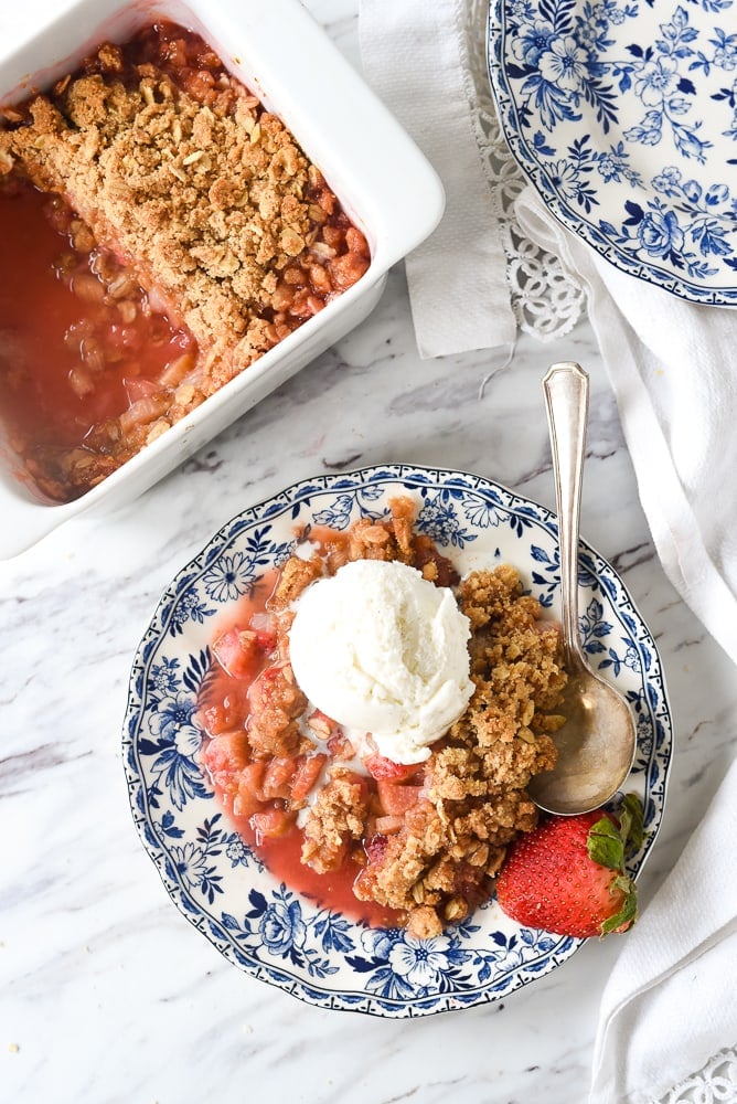 plate of strawberry rhubarb crisp