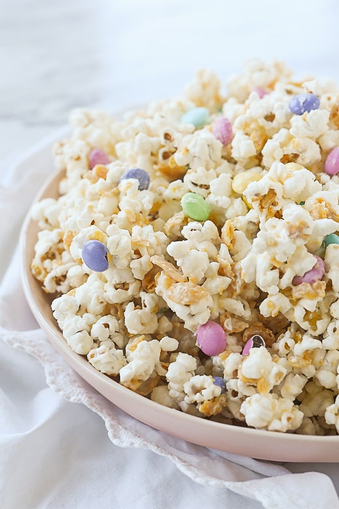 bowl of white chocolate popcorn