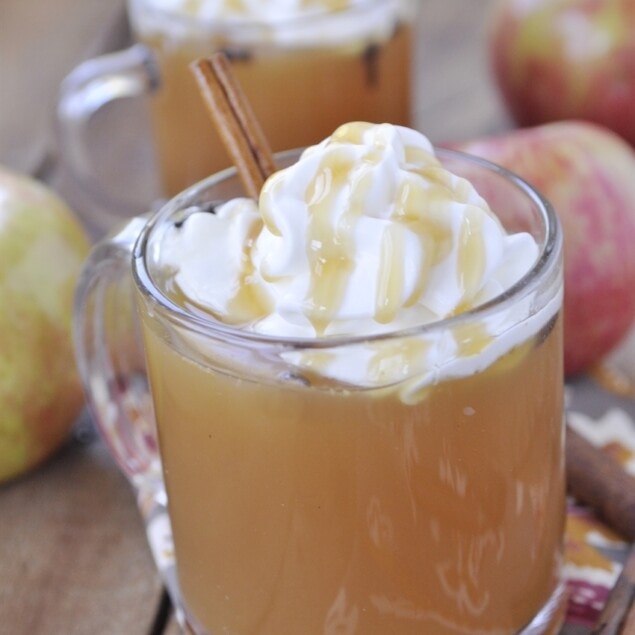 A Fall Hot Apple Cider Bar | Your Homebased Mom