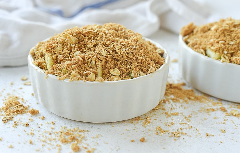 topping on top of apple crisp