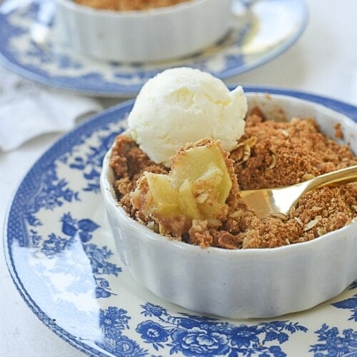 apple crisp with ice cream