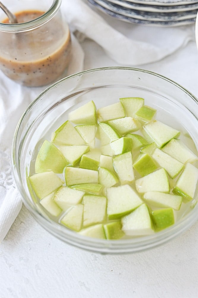 apples in water and salt