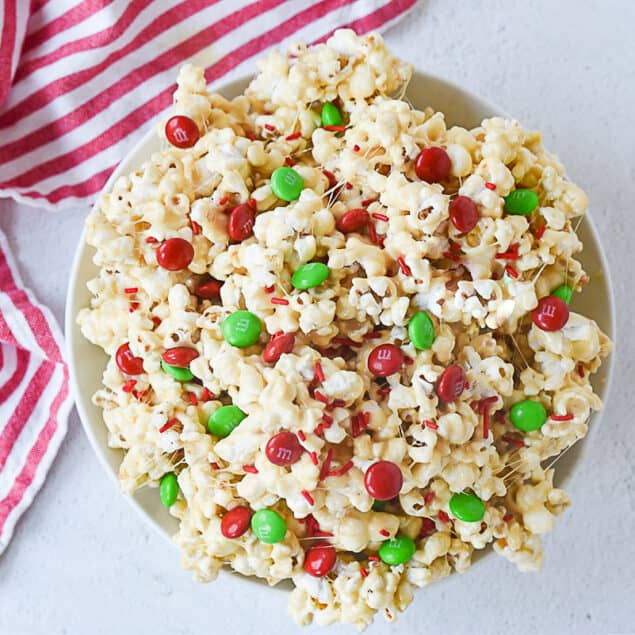 Christmas popcorn with M & M's
