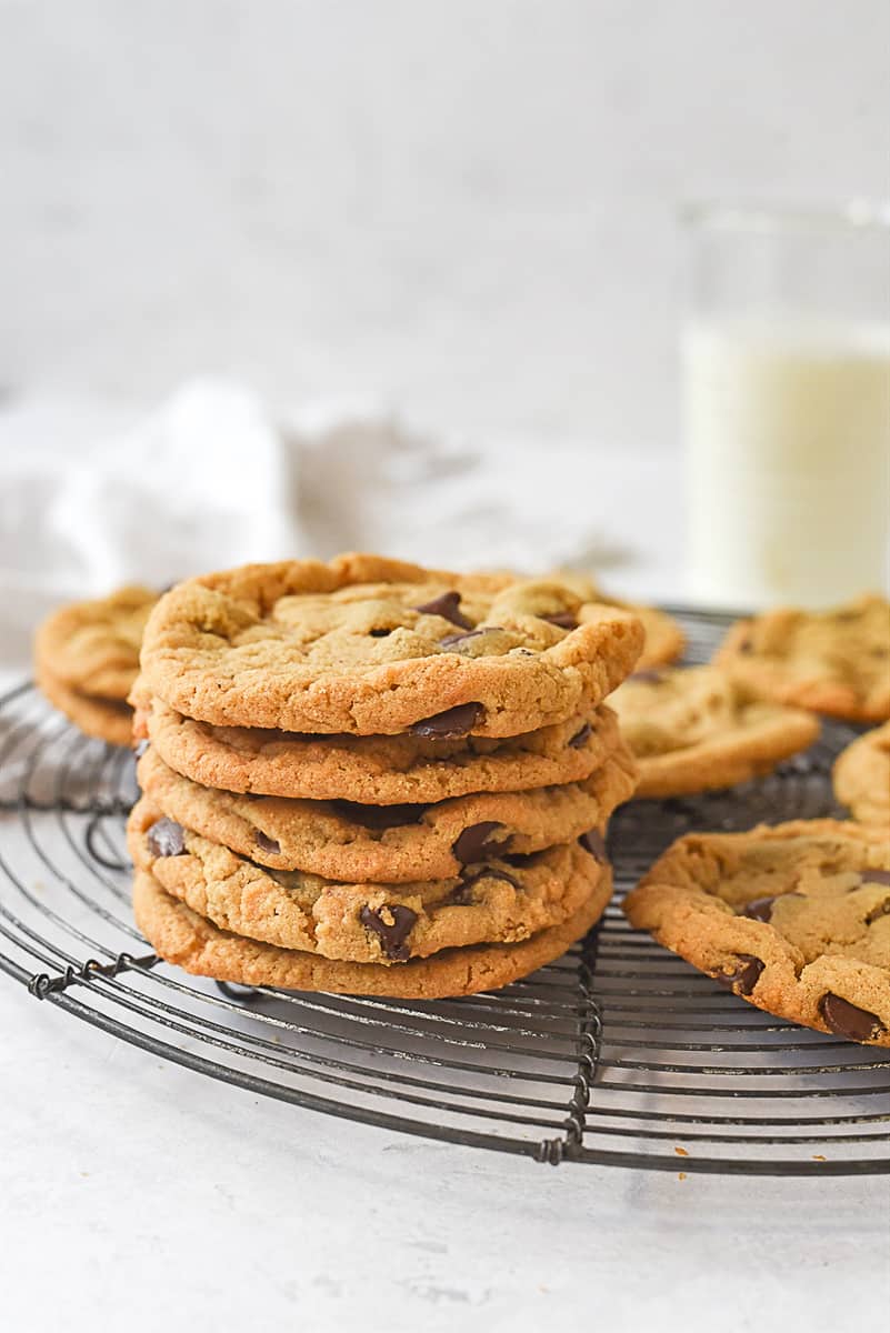STACK OF PEANUT BUTTER CHOCOLATE CHIP COOKIES