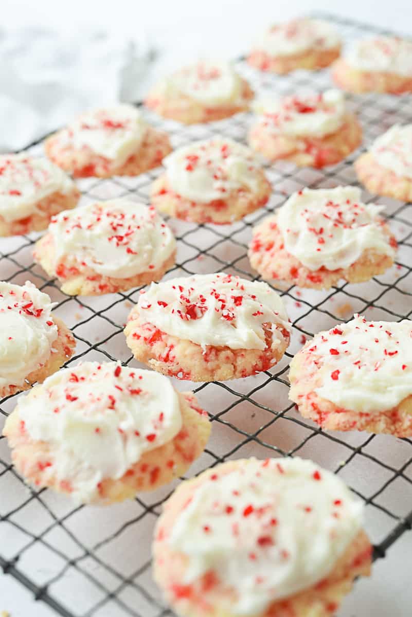 peppermint melting moments on a rack