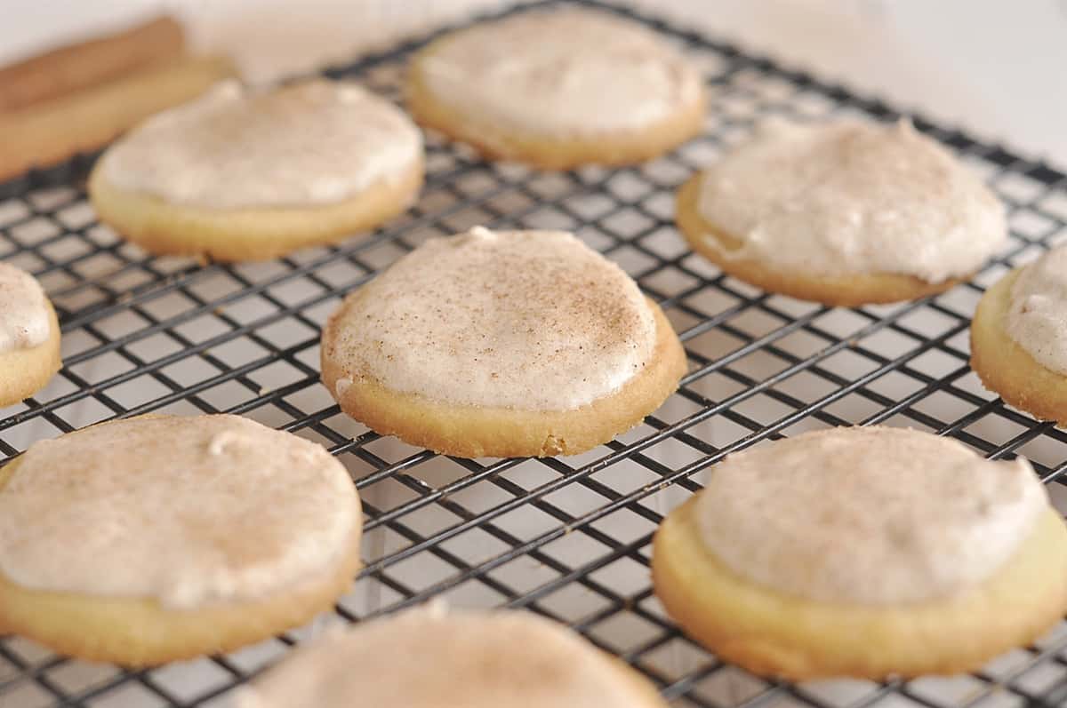 cinnamon butter cookies on cooling rack