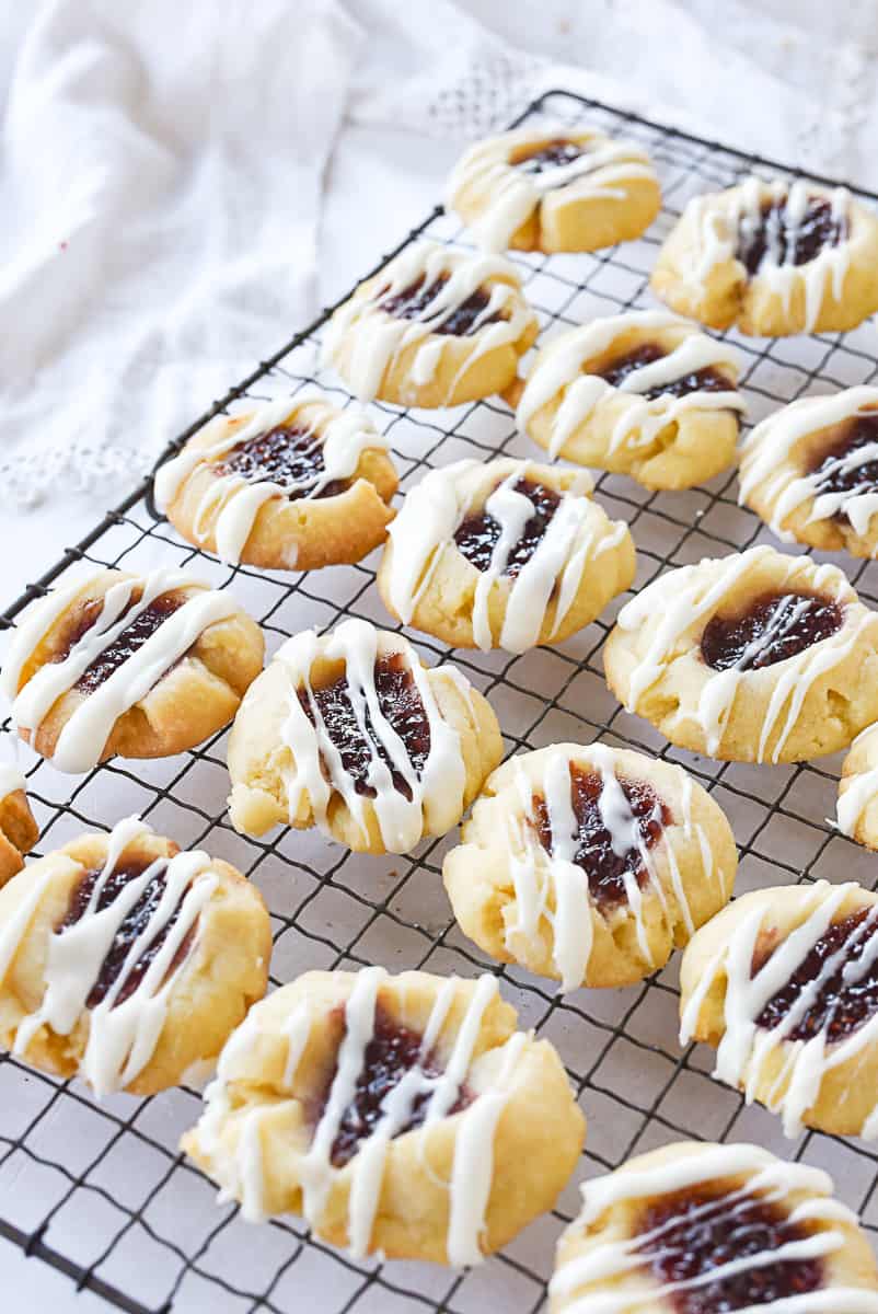 rack of raspberry shortbread cookies