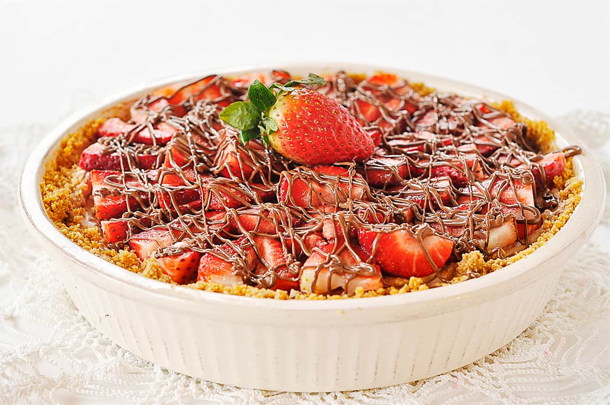pie dish of strawberry chocolate pie