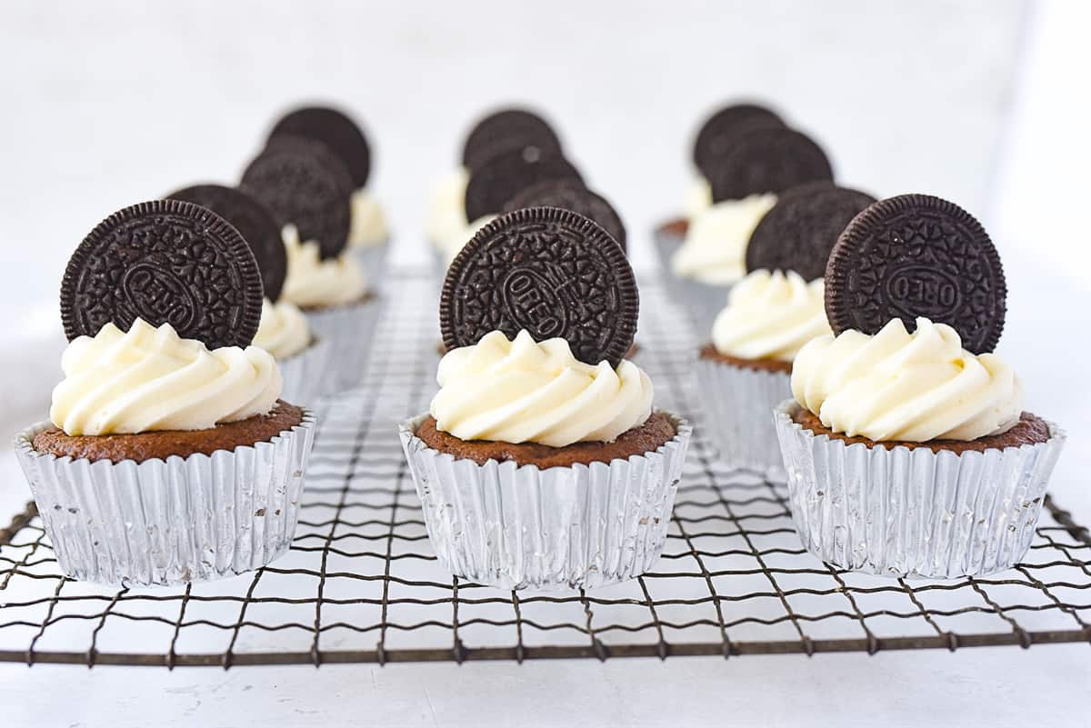 Oreo Cupcakes with frosting on top