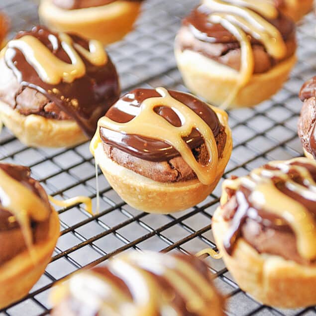 caramel brownie bites on a cooling rack