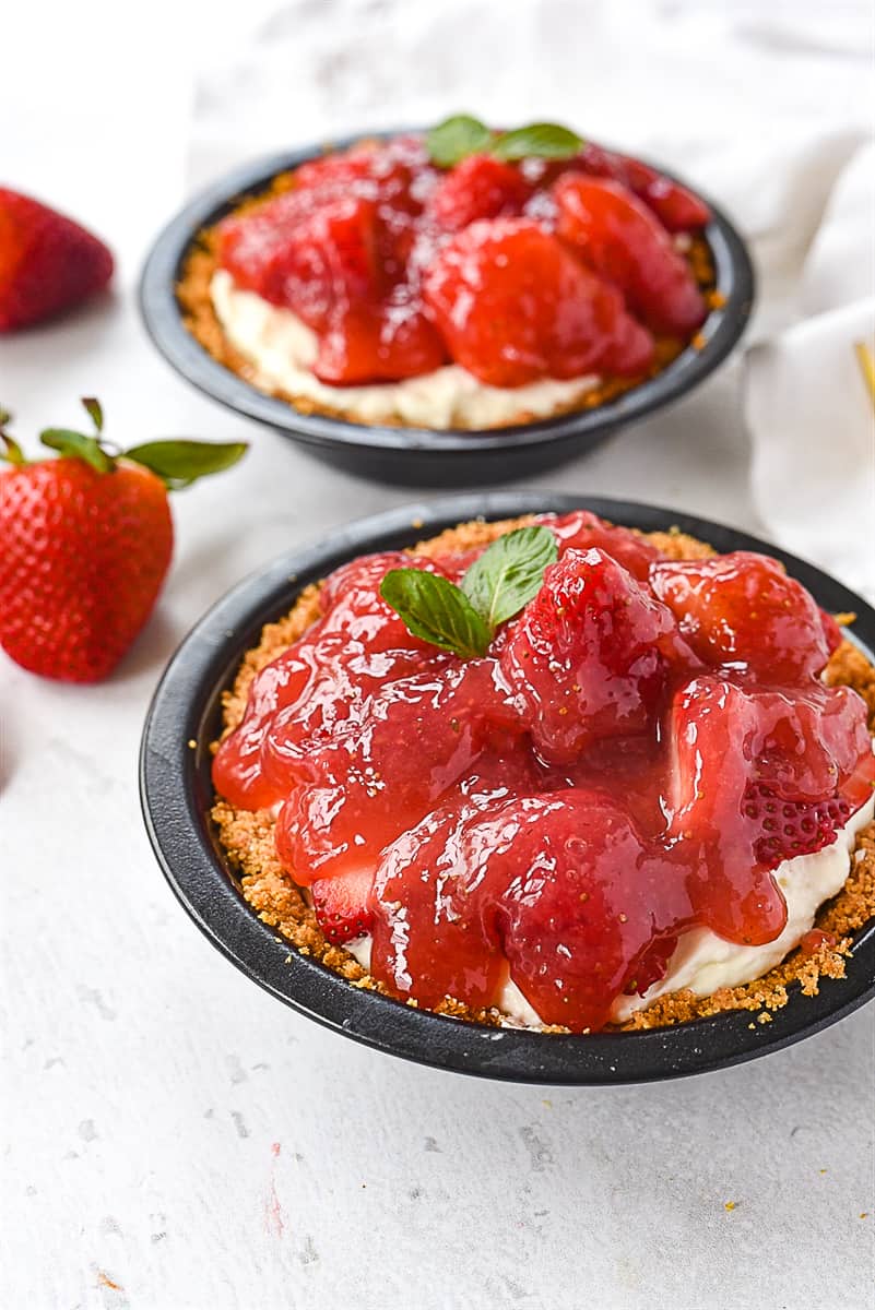 mini strawberry cream pie two mini strawberry pies
