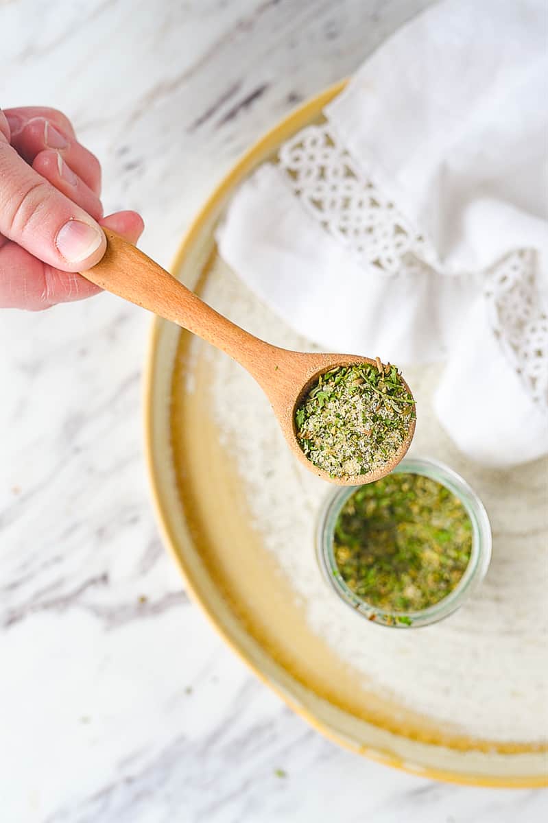 spoonful of garlic herb spice blend