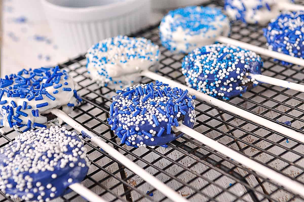 How to Make Chocolate Covered Oreos | by Leigh Anne Wilkes