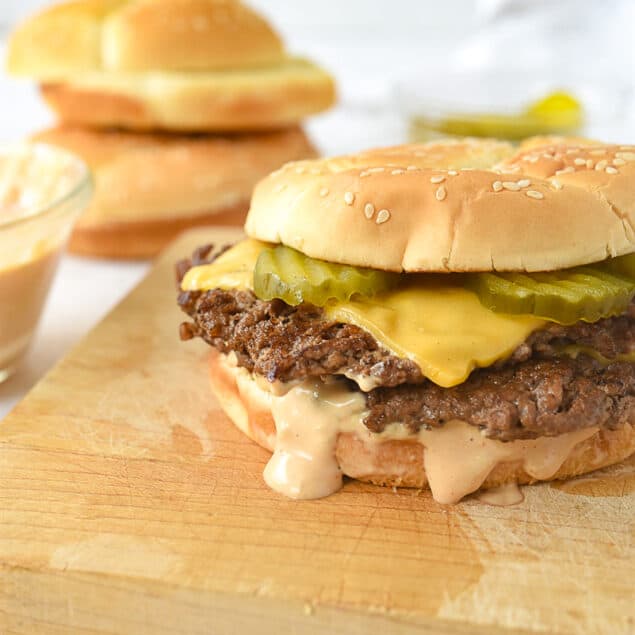 burger sauce on a hamburger