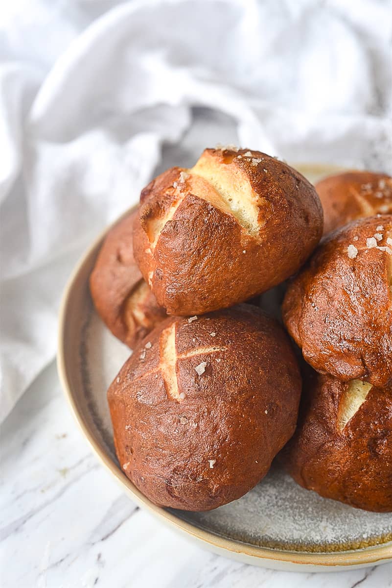 plate of pretzel rolls