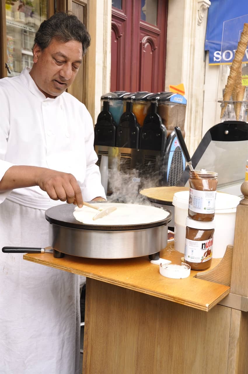 crepe maker in paris