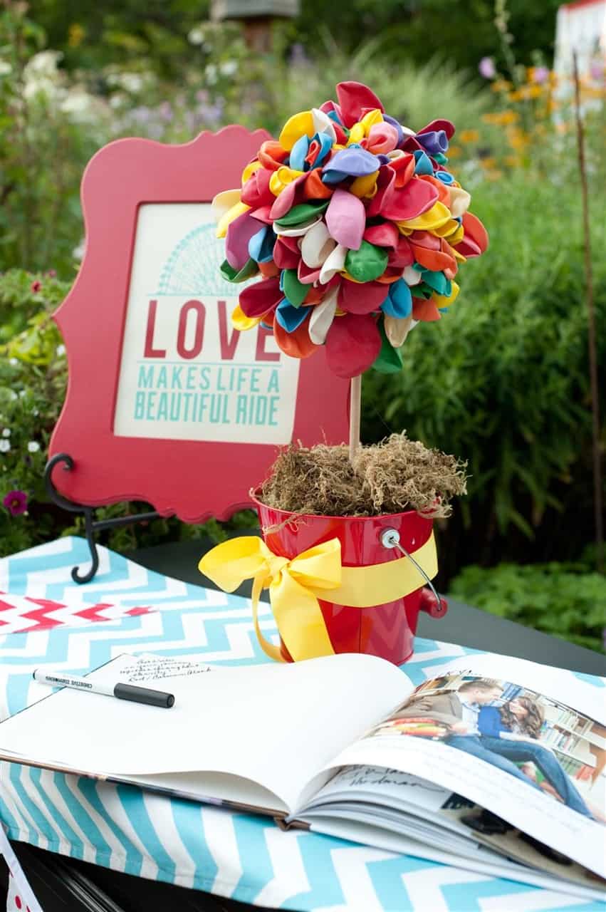 wedding carnival sign in table