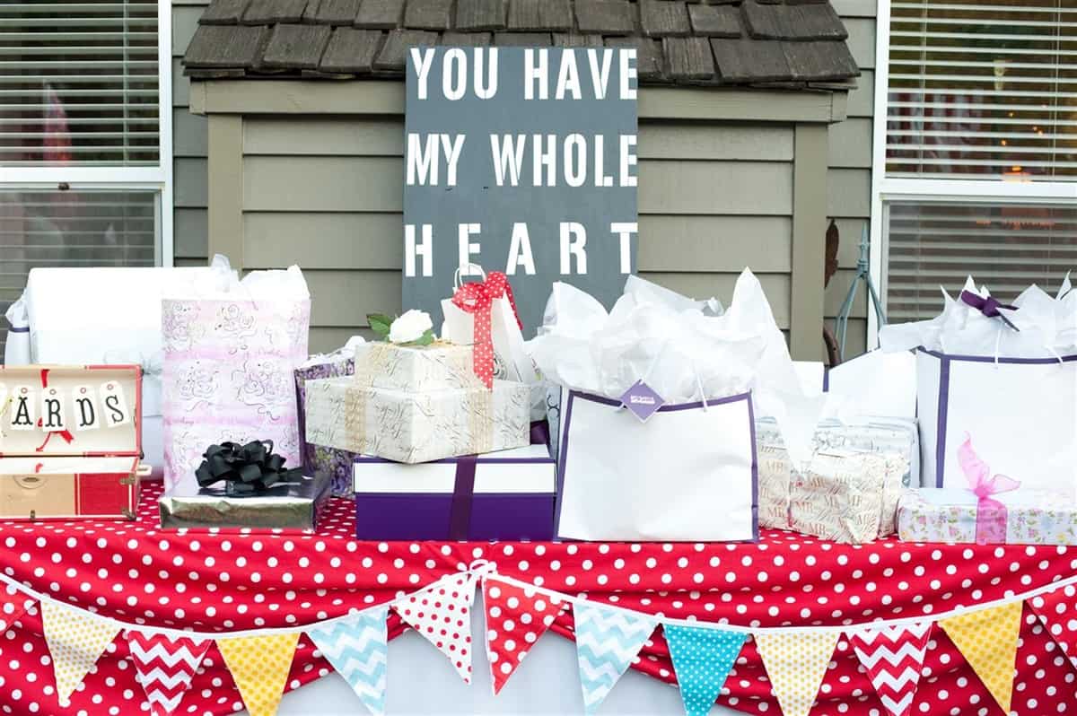 wedding carnival gift table