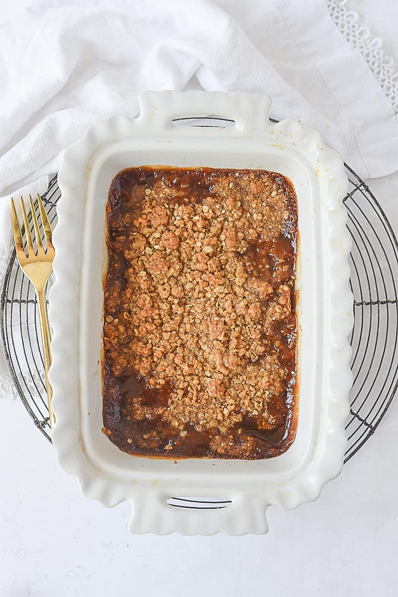 baked mango crumble in pan