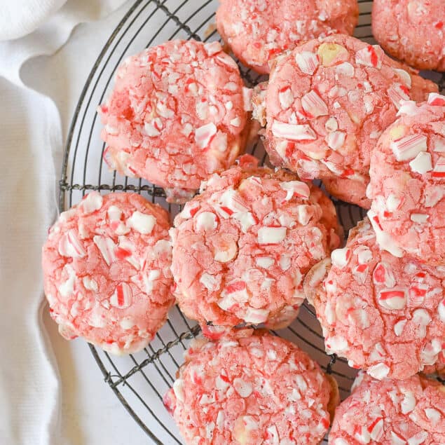 overhead shot of peppermint cookies on a cooling rack